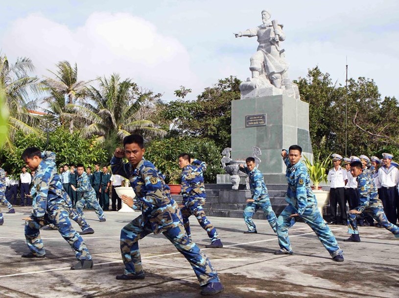 Bộ đội Trường Sa n&#226;ng cao năng lực ph&#242;ng thủ, sẵn s&#224;ng chiến đấu - Ảnh 6