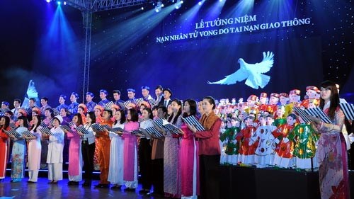 Tưởng niệm nạn nh&#226;n tử vong do tai nạn giao th&#244;ng năm 2019 - Ảnh 1