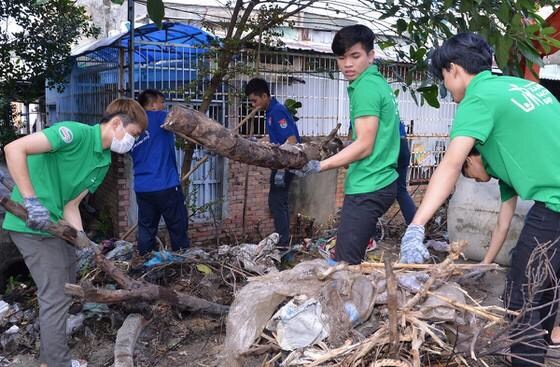 B&#225;o ch&#237; tuy&#234;n truyền, tạo dấu ấn về cuộc vận động “Người d&#226;n TP. Hồ Ch&#237; Minh kh&#244;ng xả r&#225;c ra đường v&#224; k&#234;nh rạch, v&#236; th&#224;nh phố sạch v&#224; giảm ngập nước” - Ảnh 1