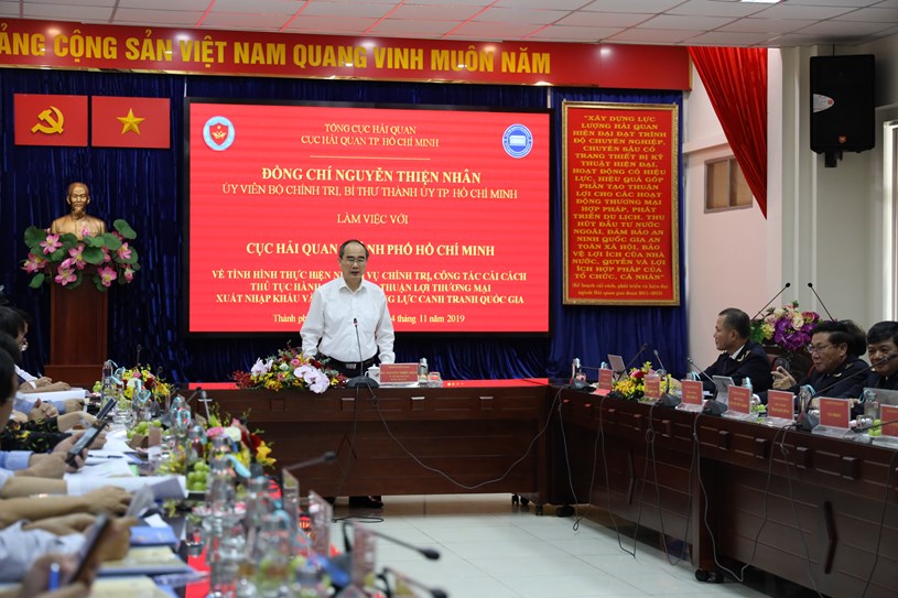 B&#237; thư Th&#224;nh ủy TP. Hồ Ch&#237; Minh Nguyễn Thiện Nh&#226;n: “Ti&#234;u ch&#237; phục vụ hải quan với doanh nghiệp l&#224; ti&#234;u ch&#237; quốc gia” - Ảnh 4