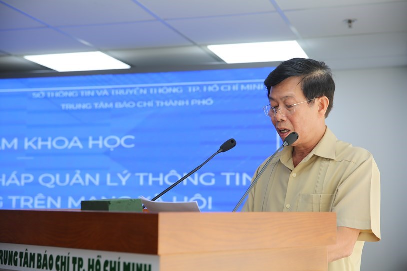 PGS, TS Phạm Huy Kỳ ph&aacute;t biểu đề dẫn buổi tọa đ&agrave;m