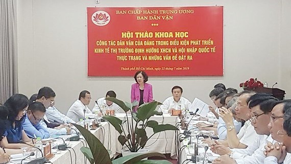 Đồng ch&iacute; Trương Thị Mai ph&aacute;t biểu tại hội thảo