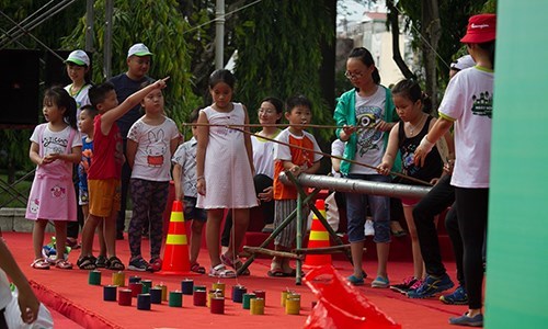 Đa dạng c&aacute;c tr&ograve; chơi trong sự kiện nhằm gi&aacute;o dục &yacute; thức sống xanh cho trẻ