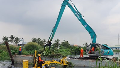 TPHCM: Tàu vớt rác trên mặt nước sẽ hoạt động trong tháng 3