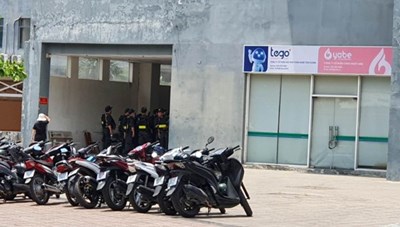 Công an kiểm tra công ty mua bán nợ ở TP Thủ Đức