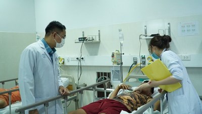 Cứu 3 trẻ ngộ độc botulinum do chả lụa, thuốc giải "vụ cá ủ muối chua" lại chuyển từ Quảng Nam về TPHCM