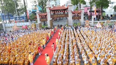 Trang nghiêm Đại lễ Phật đản tại TPHCM