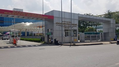 Bệnh viện Nhi Đồng Thành phố thông tin vụ việc bé điều trị nội trú rơi từ tầng 5. 