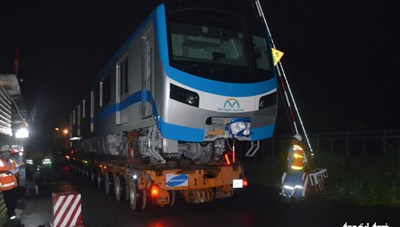 3h sáng 10/10, 3 toa tàu Metro số 1 đã về tới depot quận 9