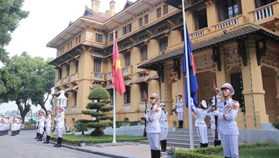 [PHOTO] Lễ thượng cờ kỷ niệm 52 năm thành lập ASEAN tại Hà Nội