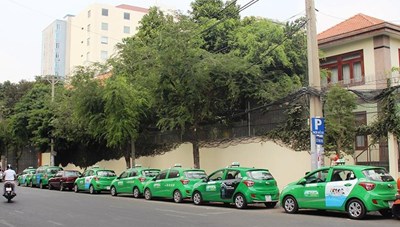 TP. Hồ Chí Minh tiếp tục tổ chức 200 xe taxi miễn phí vận chuyển người bệnh