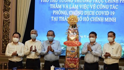 Phó Thủ tướng Thường trực Trương Hòa Bình chúc TP.HCM sớm thắng dịch COVID-19