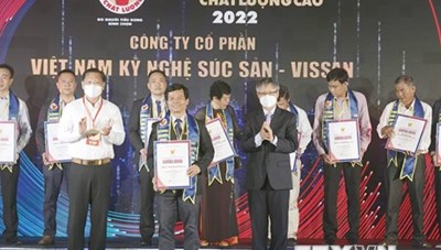 Trao chứng nhận cho 524 doanh nghiệp hàng Việt Nam chất lượng cao