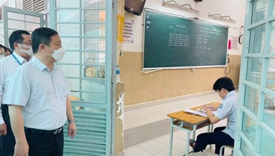 Lãnh đạo Thành phố Hồ Chí Minh kiểm tra công tác tổ chức tuyển sinh lớp 10