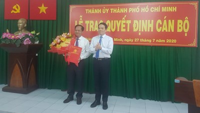 Đồng chí Trần Văn Khuyên giữ chức vụ Bí thư Huyện ủy Hóc Môn