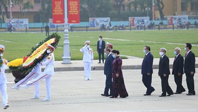 Lãnh đạo Đảng, Nhà nước, MTTQ Việt Nam vào Lăng viếng Chủ tịch Hồ Chí Minh