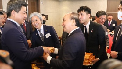 Chủ tịch nước Nguyễn Xuân Phúc tiếp các tập đoàn hàng đầu Hàn Quốc đầu tư vào Việt Nam