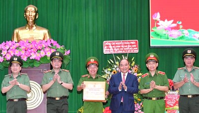 Chủ tịch nước Nguyễn Xuân Phúc: Công an TPHCM phải kéo giảm tội phạm cướp giật, trộm cắp