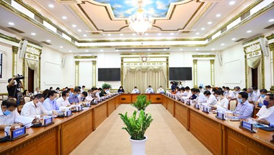 Hình ảnh cuộc họp về tình hình kinh tế - xã hội TPHCM tháng 4/2021