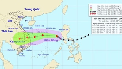 Bão số 10 có gió mạnh cấp 8-9, giật cấp 11 hướng vào miền Trung