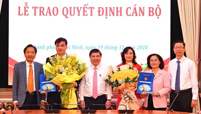 Đồng chí Phan Thị Thắng và Lê Hòa Bình nhận quyết định phê chuẩn chức vụ Phó Chủ tịch UBND TPHCM