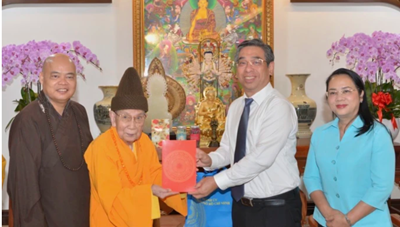 Lãnh đạo TPHCM chúc mừng Đại lễ Phật đản