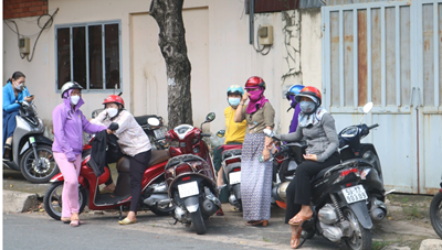 CSGT TP.HCM: Cha mẹ dừng xe đón con tan học không chú ý những điểm này dễ bị phạt