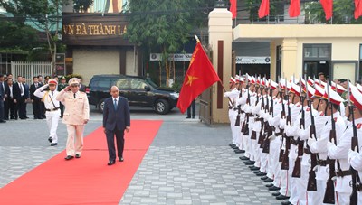 Thủ tướng Nguyễn Xuân Phúc: Đất nước đang chuyển mình mạnh mẽ