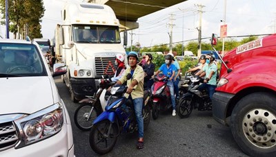 Đề xuất phương án điều chỉnh tổ chức giao thông khu vực đường Nguyễn Văn Bá - Xa lộ Hà Nội