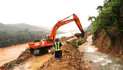 Sạt lở đất, hàng chục cán bộ, chiến sĩ Sư đoàn 337 nghi bị vùi lấp