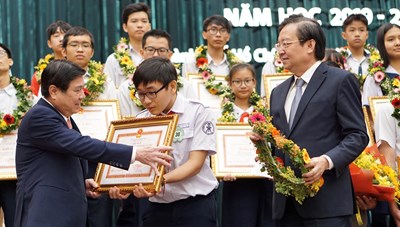 TPHCM tuyên dương gần 1.000 học sinh giỏi năm học 2019-2020