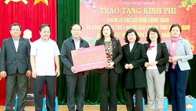 TPHCM tặng hộ nghèo 35 tỉnh thành hơn 18 tỷ đồng