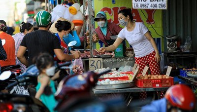 Tạm ngưng hoạt động đối với toàn bộ các hàng hóa không thiết yếu tại các chợ truyền thống