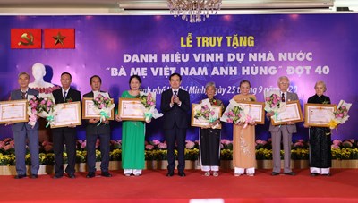 41 Mẹ được truy tặng danh hiệu vinh dự Nhà nước “Bà mẹ Việt Nam Anh hùng” 