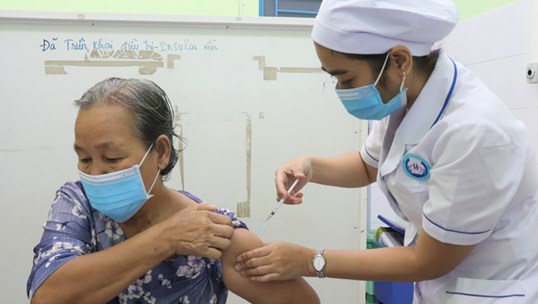 Bộ Y tế ban hành kế hoạch mới sử dụng vắc xin COVID-19 năm 2023