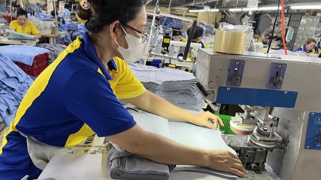 Nhộn nhịp sản xuất sau Tết
