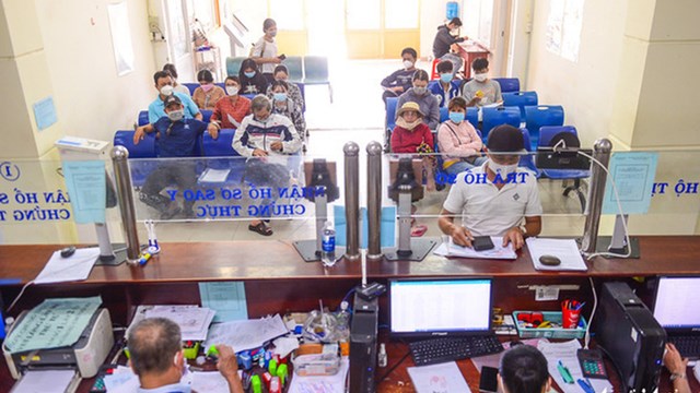 Sau khi sắp xếp bộ máy, TP.HCM sẽ tính lại thu nhập tăng thêm phù hợp hơn cho cán bộ