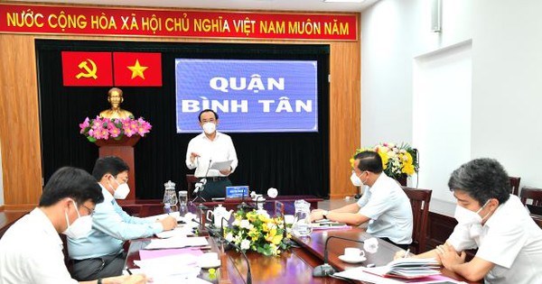 Bí thư Thành ủy TPHCM kiểm tra công tác phòng chống dịch Covid-19 tại điểm nóng Bình Tân