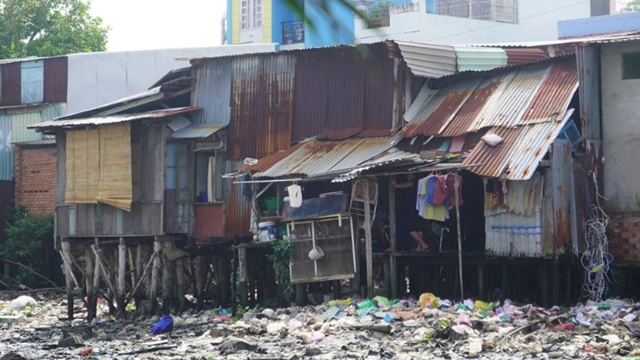 TPHCM: Xúc tiến di dời hàng ngàn căn nhà trên và ven kênh, rạch