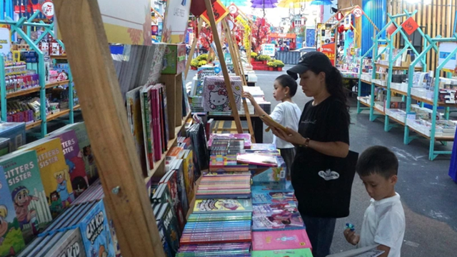 Hơn 1 triệu lượt khách đến tham quan, mua sách trong Lễ hội Đường sách Tết