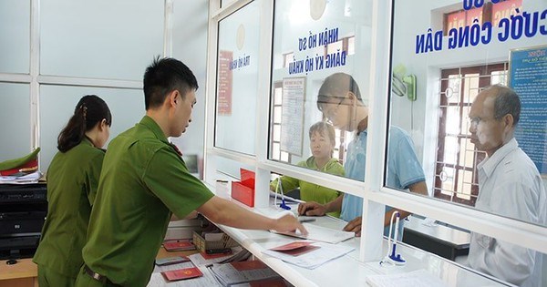 Từ 1/7, không cấp mới, cấp lại sổ hộ khẩu, sổ tạm trú