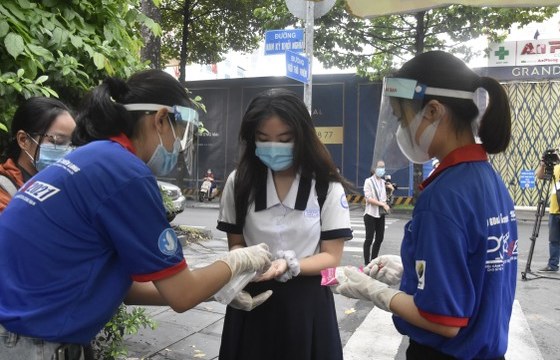 Phó chủ tịch UBND TPHCM kiểm tra công tác tổ chức Kỳ thi tốt nghiệp THPT năm 2021