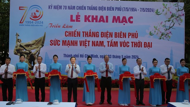 Khai mạc triển lãm “Chiến thắng Điện Biên Phủ- Sức mạnh Việt Nam, tầm vóc thời đại”