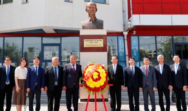 Đoàn đại biểu cấp cao TP. HCM thăm trường mang tên Chủ tịch Hồ Chí Minh tại Mông Cổ