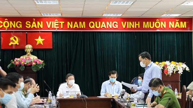 Phó chủ tịch UBND TPHCM Dương Anh Đức trực tiếp tháo gỡ khó khăn tại 2 “tâm dịch” của TP