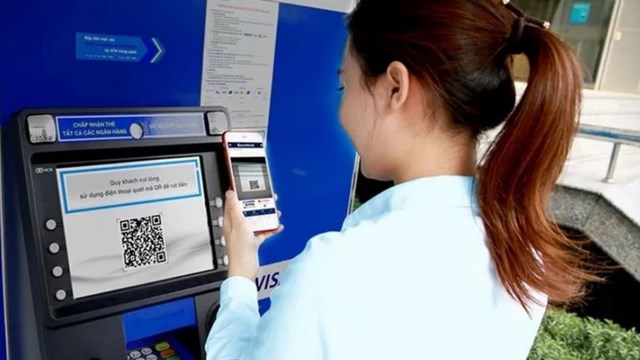 TP Hồ Chí Minh: Không còn cảnh xếp hàng chờ rút tiền mặt ở các trụ ATM