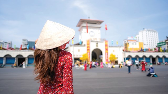 Đón Tết ở TPHCM: Rất riêng, rất lạ