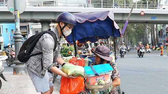 Tuyên truyền cuộc khảo sát lập danh sách hộ nghèo, hộ cận nghèo bằng nhiều hình thức