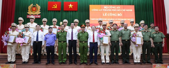 Lãnh đạo Thành ủy TPHCM, Thành ủy TP Thủ Đức, Bộ Công an, Công an TPHCM chúc mừng các lãnh đạo Công an TP Thủ Đức