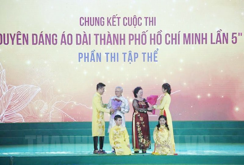 Lễ hội Áo dài TPHCM những năm qua khuyến khích phát huy các giá trị gia đình truyền thống